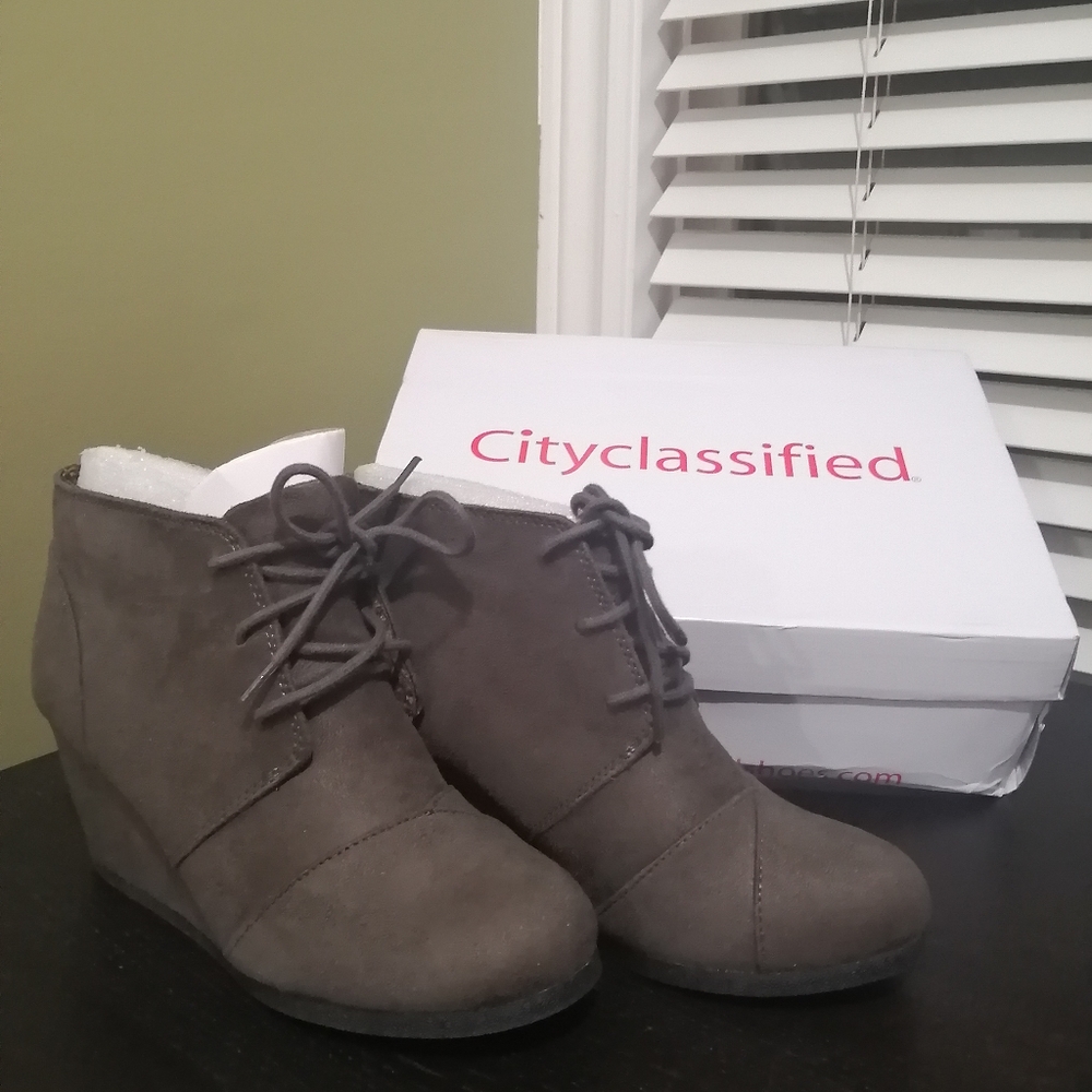 Wedged booties